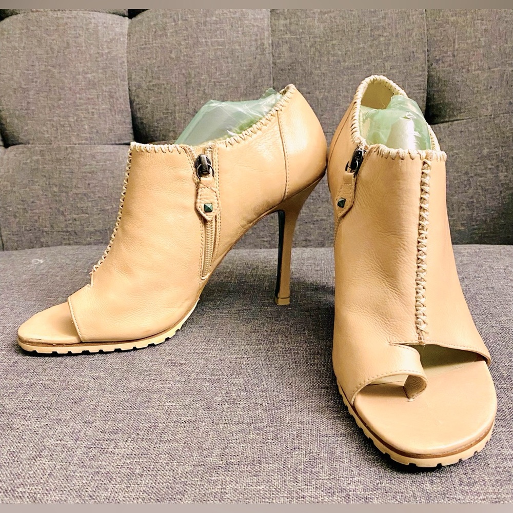 Donald J Pliner Lisa Tan Leather
Ankle Heel Stiletto Bootie & Open Toe - Picture 2 of 15